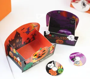 Set di scatole di carta per imballaggio di Halloween con zucca e simpatici fantasmi per feste.