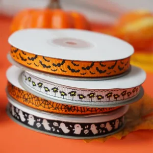 Lot de rubans imprimés Halloween avec fantôme, chauve-souris et toile d'araignée pour cadeaux.