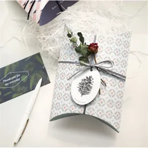 Scatola Regalo a Forma di Cuscino Stampa Floreale Coreana Fresca Cartoncino Bianco Laminato Sacchetto Caramelle Confezione Regalo