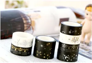 Set di nastro washi bianco e nero con stampa dorata per la decorazione di diari e album.