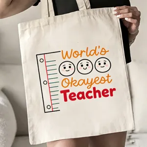 Nahaufnahme der beigen Canvas Tragetasche mit lustigem Lehrer Grafikdesign Textdruck.
