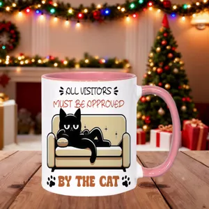 Witzige schwarze Katze Keramik Kaffeetasse mit rosa Henkel, perfektes süßes Geschenk für Tierfans.