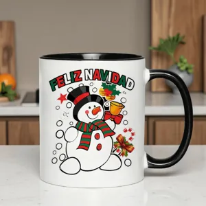 Weihnachten Keramik Kaffeetasse mit festlichem Schneemann Motiv, schwarzem Griff und Rand.