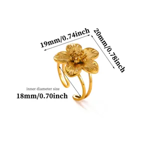 Detailansicht des vergoldeten Blumenrings mit präzisen Maßen und elegantem Blütendesign.