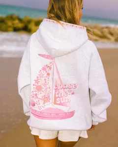 Felpa con cappuccio grigia casual con motivo a barca a vela ricamato in rosa.
