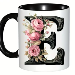 Tasse en céramique noire et blanche avec lettre E vintage et roses roses pour le quotidien.