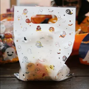 Sacs à bonbons en plastique d'Halloween avec impression de fantômes mignons, emballage.
