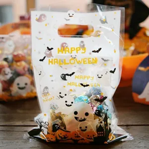 Sacs cadeaux en plastique d'Halloween avec impression de fantôme et de citrouille pour enfants.