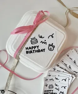 Minimalistische zwart-witte roze gelukkige verjaardag wenskaart ins stijl detail.