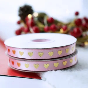 Ruban rose 1cm avec cœurs dorés pour emballage cadeau, décoration de pâtisserie et Saint-Valentin.