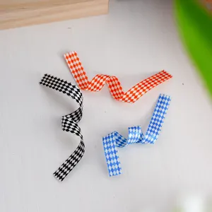 Liens torsadés à carreaux pour sacs cadeaux, attaches métalliques décoratives multicolores.