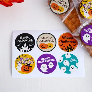 Φύλλο αυτοκόλλητων Halloween με χαριτωμένα φαντάσματα και κολοκύθες για διακόσμηση δώρων.