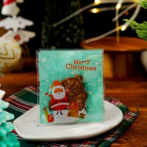 Grüne Weihnachtstüten für Süßigkeiten und Kekse, perfekte Geschenke für Feste.