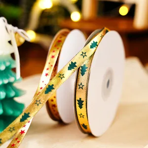1cm doppelseitiges Weihnachts Goldprägeband für elegante Geschenkverpackung und Dekoration.