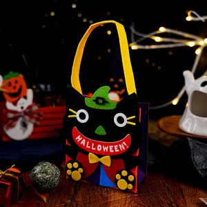 Halloween black cat felt candy bag, cute trick-or-treat gift bag, holiday party prop decoration.