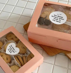 Boîtes cadeaux roses pour biscuits avec autocollants mignons, idéales pour pâtisseries et cadeaux.