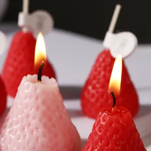 Handgemachte Erdbeer Duftkerzen fuer Heimdekoration, Hochzeitsgeschenke und Partydeko