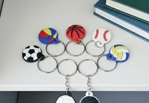Siliconen sport thema sleutelhanger set met voetbal, basketbal, volleybal en leuke honkbal.