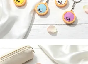 Schattige simulatie broodje sleutelhanger, zachte PVC cartoon tas hanger accessoire.