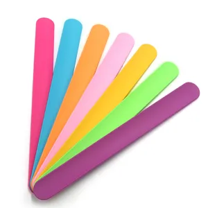 Bunte Silikon-Klapparmbänder für Kinder und Erwachsene, elastische Armreifen für Partys.