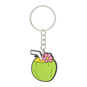 Detailansicht eines niedlichen Kokosnuss PVC Schlüsselanhängers mit pinker Blüte und Halter.