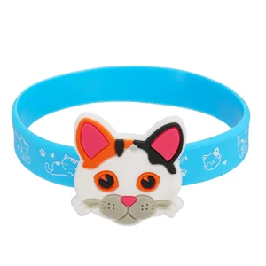 Süßes Cartoon Katze Silikonarmband für Kinder, blaues Armband mit 3D Glückskatzen-Anhänger.