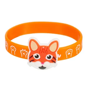 Niedliches orangefarbenes Cartoon-Katzen Silikonarmband mit Tatzendruck für Kinder Geschenke.
