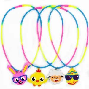 Kleurrijke siliconen kinder kettingen met schattige cartoon dieren en paasei hangers.