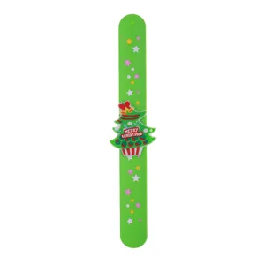 Kerstmis silicone slap armband met schattige boom bedel voor feestelijke cadeaus.
