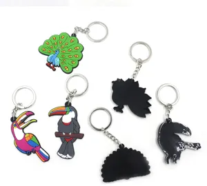 Jolis porte-clés en caoutchouc souple PVC paon et toucan, anneau en métal mignon pour enfants.