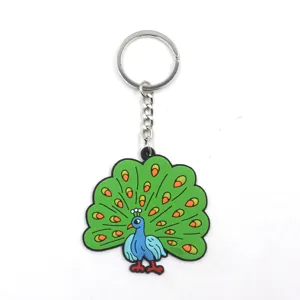 Porte-clés paon de dessin animé mignon avec pendentif en caoutchouc souple PVC et anneau.