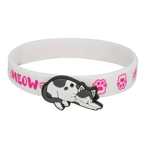 Süsses Cartoon Katze Silikon Armband mit Anhänger, tolles Geschenk für Kinder und Teenager.