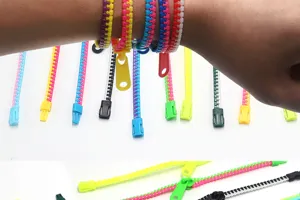 Bracelets fermeture éclair en plastique coloré pour enfants, jouets de fête et d'amitié.