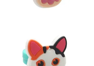 Close-up detail van schattige kat PVC zacht rubber kinderen ring, cartoon dier ontwerp.