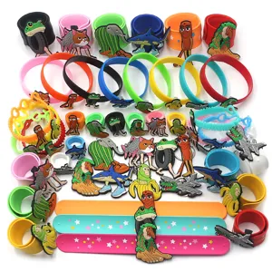 Cute quirky PVC slap bracelets and keychains set, funny cartoon animal keychain, wholesale gifts.