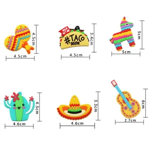 Detailspecificaties van Mexicaanse cartoon PVC hangers met afmetingen voor feestdecoratie.