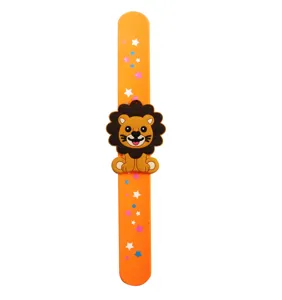 Bracciale slap leone carino per bambini, braccialetto slap arancione con stelle giocattolo.