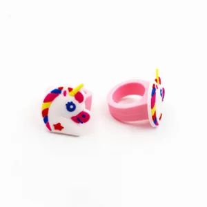 Kinder Cartoon Einhorn Ring PVC Weichgummi Regenbogen Fingerring Kinderspielzeug Geschenk
