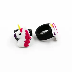 Süßer Cartoon Einhorn PVC weicher Gummiring Spielzeug für Kinder und schöne Geschenke.