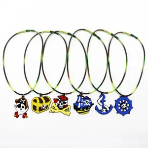 Kleurrijke silicone PVC piraat thema ketting set voor kinderen, leuke feest sieraden.