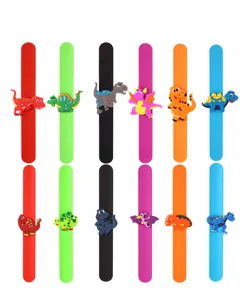 Bracelets slap en silicone coloré dinosaure pour enfants, jouet bracelet dessin animé.