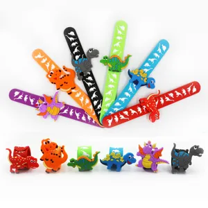 Süße Cartoon Dinosaurier Klapparmbänder für Kinder, bunte Silikon Handgelenk Spielzeug.