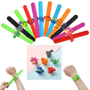 Bracelets slap dinosaures colorés pour enfants, bracelets en silicone mignons et jouets de fête.