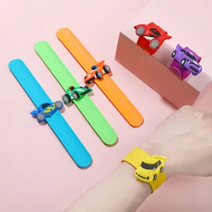 Bracelets Slap Dessin Animé Voiture de Course pour Enfants en Silicone Souple Bracelets de Fête d'Anniversaire Décorations Jouets Cadeaux