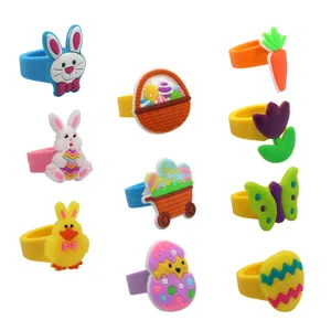 Leuke paas cartoon ringen set voor kinderen, konijn kuiken ei ontwerpen voor feestjes.