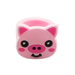 Schattig roze varkensring detail, zacht PVC materiaal, lief cartoon speelgoed voor kinderen.