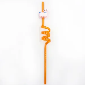 Pajita espiral de plástico alpaca bonita creativa vista de detalle para fiesta infantil