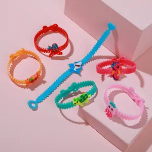 Kleurrijke cartoon zeedier PVC rits armbanden met verstelbare hartontwerpdetails.