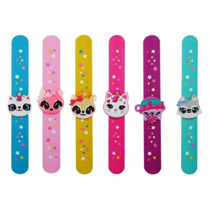 Simpatico Braccialetto Slap Animale Cartone Animato Stella Braccialetto in Silicone Sicuro Simpatico Gatto Cervo Giocattolo per Bambini Regalo di Compleanno Giornaliero Gioielli