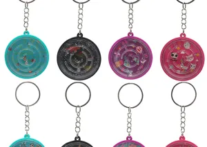 3D labyrint sleutelhanger met rollende bal, creatief puzzelspeelgoed detail weergave.